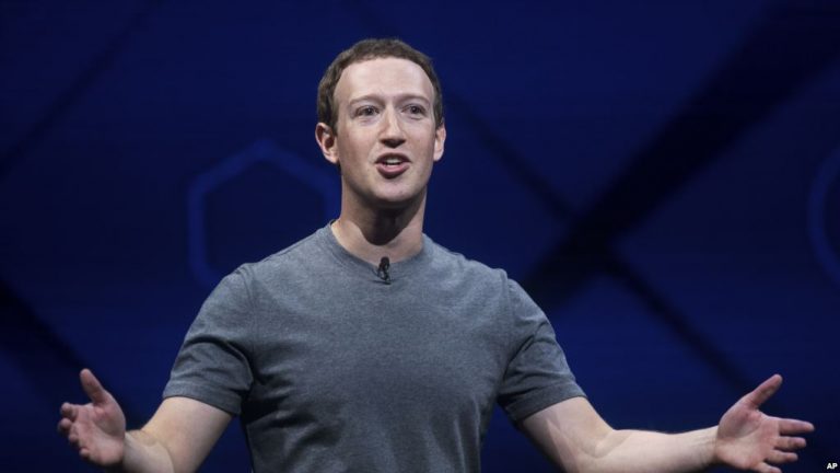 Facebook mướn 3.000 người, chặn, xóa thông tin bạo lực