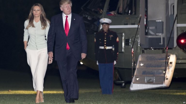 Trump công kích truyền thông đưa tin về xáo trộn ở Bạch Ốc Trump công kích truyền thông đưa tin về xáo trộn ở Bạch Ốc