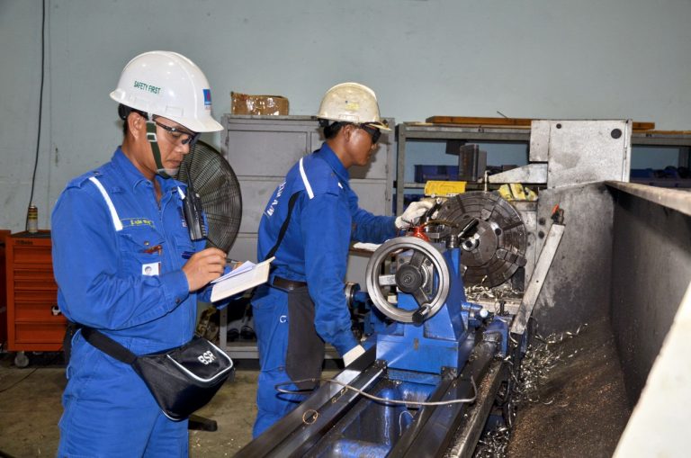 Nhà thầu Trung Quốc đang chiếm hết “cơm ăn” của doanh nghiệp Việt! Nhà thầu Trung Quốc đang chiếm hết “cơm ăn” của doanh nghiệp Việt!