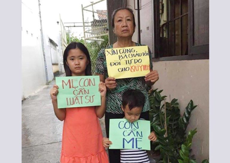 NIỀM VUI NGHẸN NGÀO CỦA MỘT NGƯỜI MẸ