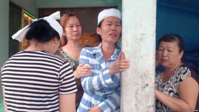 Vụ chết vì ‘dây thun quần’: Chồng tôi mắc gì phải xuống phường tự vận?