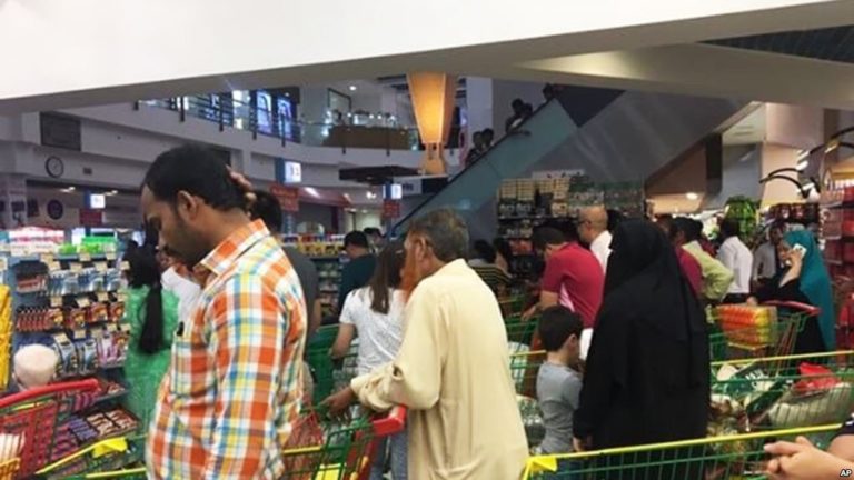 Iran ủng hộ Qatar, lên án Mỹ gây căng thẳng Trung Ðông