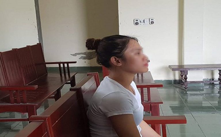 Hà Nam: Đập sứt mặt bàn quán karaoke, người mẹ đơn thân ngồi tù