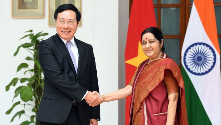 Biển Đông : Việt Nam tìm hậu thuẫn từ Ấn Độ Biển Đông : Việt Nam tìm hậu thuẫn từ Ấn Độ