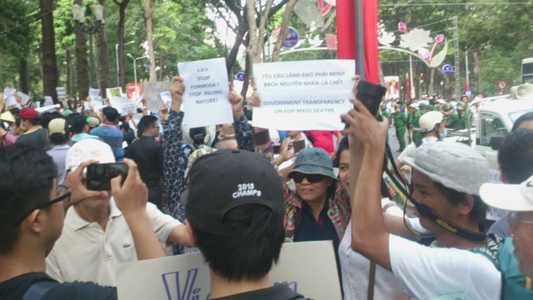 Sắp có biểu tình chống Trung Quốc ở Việt Nam? Sắp có biểu tình chống Trung Quốc ở Việt Nam?