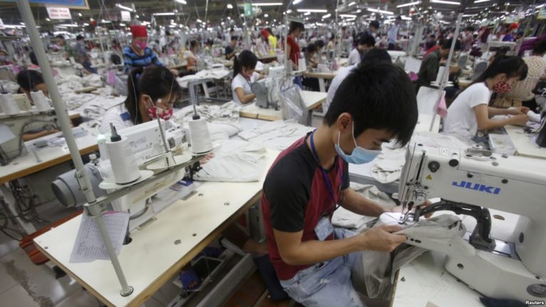 IMF hạ dự báo tăng trưởng của Việt Nam