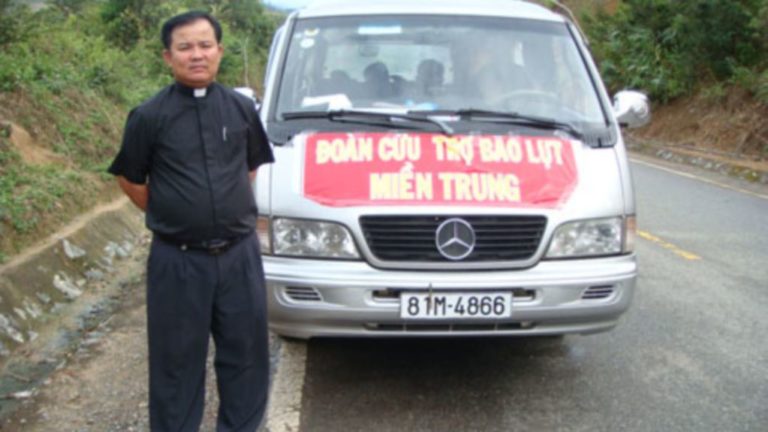 Mục sư Nguyễn Công Chính tới Mỹ Mục sư Nguyễn Công Chính tới Mỹ