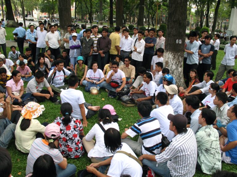 LÀM NGƯỜI CHÍNH THIỆN LÀM NGƯỜI CHÍNH THIỆN