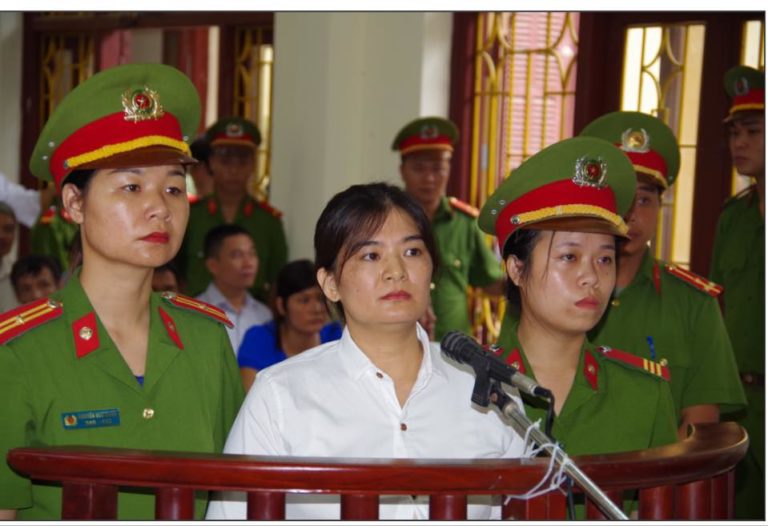 PHIÊN TOÀ SƠ THẨM BÀ TRẦN THỊ NGA PHIÊN TOÀ SƠ THẨM BÀ TRẦN THỊ NGA