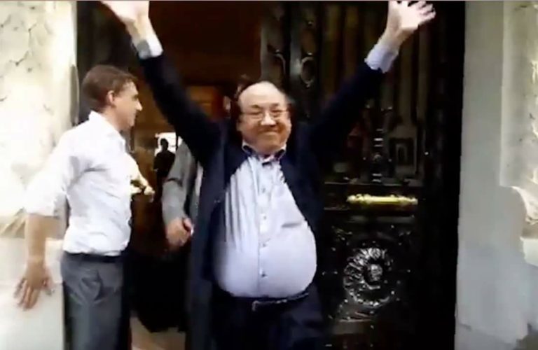 Chính phủ Việt Nam “tự đóng cửa thắng” trong vụ Trịnh Vĩnh Bình