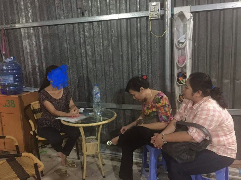Người mẹ bị hiếp dâm 2 lần viết đơn xin đi tù vì quá nhục nhã Người mẹ bị hiếp dâm 2 lần viết đơn xin đi tù vì quá nhục nhã