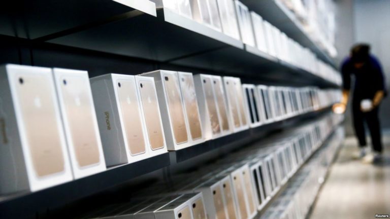 Apple tung ra iPhone mới nhân kỷ niệm 10 năm Apple tung ra iPhone mới nhân kỷ niệm 10 năm