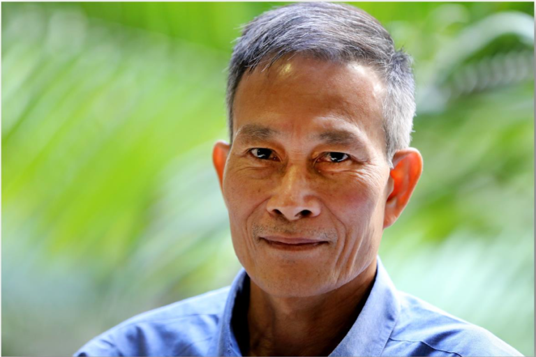 Điếu Cày qua tù biệt giam, những lần tuyệt thực, và sự tranh đấu của ông cho tự do báo chí. Điếu Cày qua tù biệt giam, những lần tuyệt thực, và sự tranh đấu của ông cho tự do báo chí.