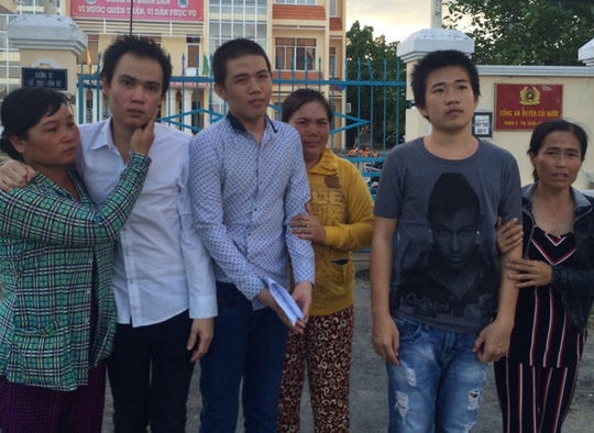 Ba thanh niên bị oan ở Cà Mau bất ngờ cùng khởi kiện Ba thanh niên bị oan ở Cà Mau bất ngờ cùng khởi kiện