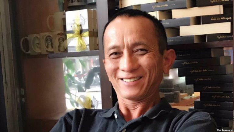 Một Việt Kiều Mỹ bị cấm nhập cảnh VN: ‘Hà Nội sợ gây rắc rối cho APEC’ Một Việt Kiều Mỹ bị cấm nhập cảnh VN: ‘Hà Nội sợ gây rắc rối cho APEC’