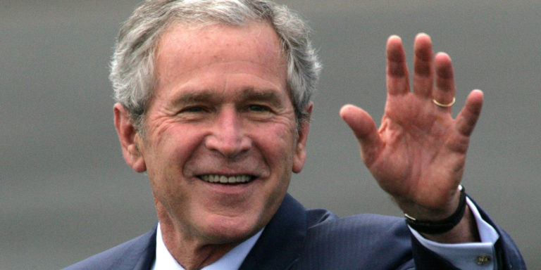George W. Bush: Dân chủ không có lỗi, lỗi là ở những kẻ bỏ mặc trách nhiệm bảo vệ nó George W. Bush: Dân chủ không có lỗi, lỗi là ở những kẻ bỏ mặc trách nhiệm bảo vệ nó