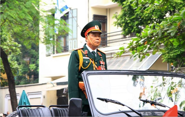 TƯỚNG QUÂN MẶT LỘ TƯỚNG QUÂN MẶT LỘ