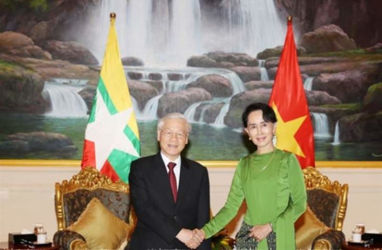 Việt Nam ‘triệt buộc’ và dân chủ: Không ‘mở’ thì chết cả nút! Việt Nam ‘triệt buộc’ và dân chủ: Không ‘mở’ thì chết cả nút!