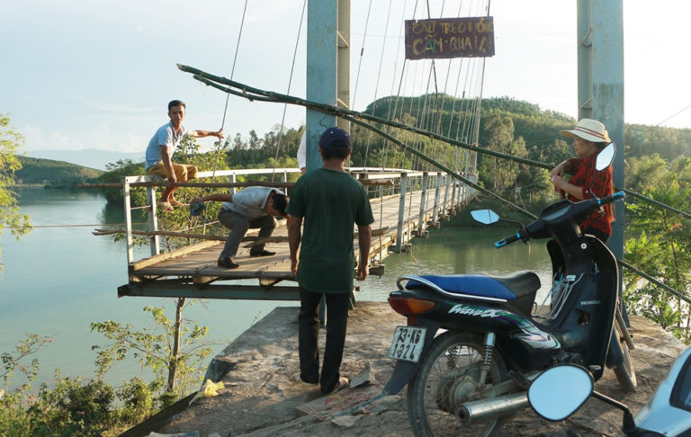 ĐIỂM TIN VÀ BÌNH LOẠN (Ngày 02/10/2017) ĐIỂM TIN VÀ BÌNH LOẠN (Ngày 02/10/2017)
