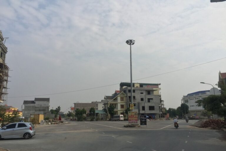 Khoái Châu (Hưng Yên): Dân uất ức phản đối quyết định cưỡng chế nhà sai luật Khoái Châu (Hưng Yên): Dân uất ức phản đối quyết định cưỡng chế nhà sai luật