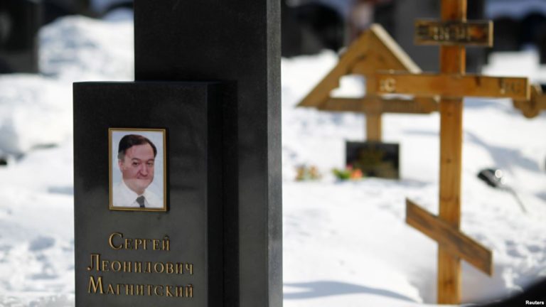 Canada chế tài 30 quan chức Nga về cái chết của luật sư Magnitsky Canada chế tài 30 quan chức Nga về cái chết của luật sư Magnitsky