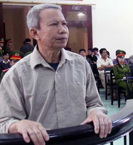 Thư của Ngô Minh Tâm gửi người cha nơi tù ngục Thư của Ngô Minh Tâm gửi người cha nơi tù ngục