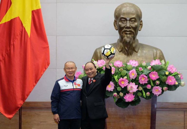 ‘Thế nước mạnh, vận nước lên’, thế à? ‘Thế nước mạnh, vận nước lên’, thế à?