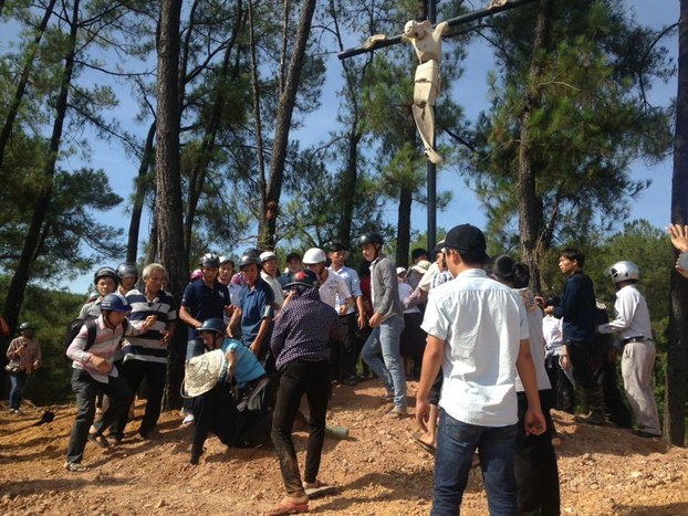 “Hơn 100 triệu tín đồ đạo Thiên Chúa bị hành hung, giết hại, bỏ tù vì niềm tin tôn giáo” “Hơn 100 triệu tín đồ đạo Thiên Chúa bị hành hung, giết hại, bỏ tù vì niềm tin tôn giáo”