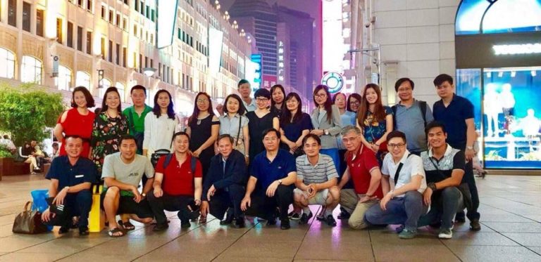 Nhóm nhà báo được đặc cách đi Thẩm Quyến và Thượng Hải khi Quốc Hội bàn về Dự Luật Đặc Khu do nguồn nào tài trợ? “Nước lạ” có liên quan?