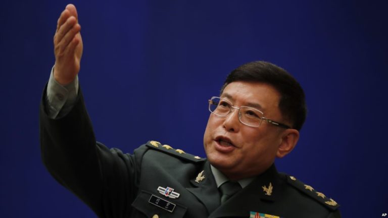 Trung Quốc ‘thừa nhận’ đưa lính và vũ khí tới Biển Đông Trung Quốc ‘thừa nhận’ đưa lính và vũ khí tới Biển Đông