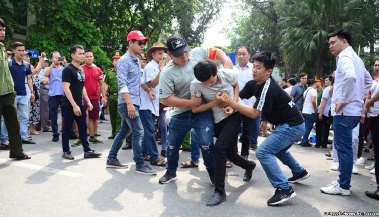 Việt Nam Hoang Mang…Và Im Lặng Việt Nam Hoang Mang…Và Im Lặng