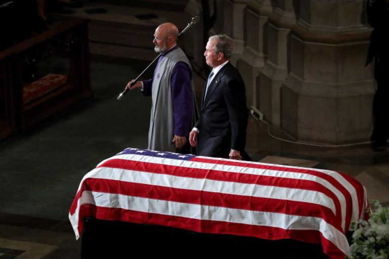 Lời chia buồn của Cựu Tổng thống Bush trong tang lễ Thượng nghị sỹ John McCain.