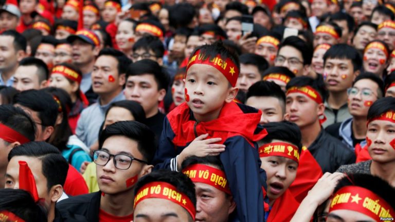 VIỆT NAM ” GIẪM NÁT VŨ TRỤ , BAY KHỎI TRÁI ĐẤT ” CÓ LỢI CHO AI ? VIỆT NAM ” GIẪM NÁT VŨ TRỤ , BAY KHỎI TRÁI ĐẤT ” CÓ LỢI CHO AI ?