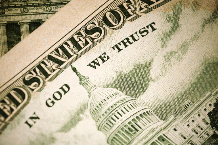 Tại sao đồng tiền Mỹ lại có dòng chữ “In God We Trust”? Tại sao đồng tiền Mỹ lại có dòng chữ “In God We Trust”?
