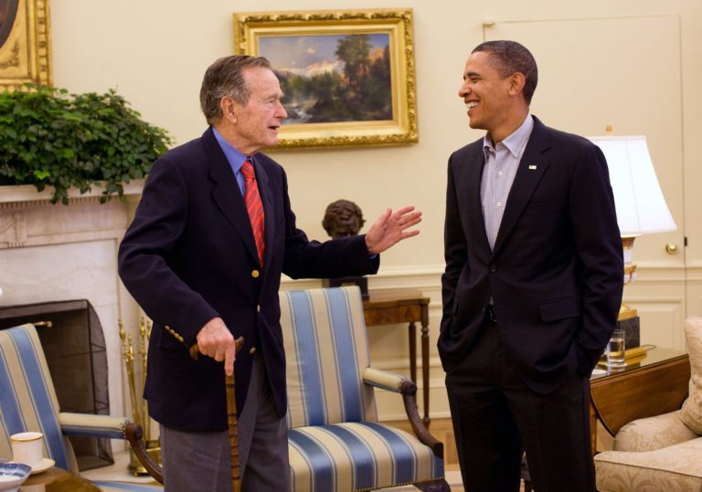Nước Mỹ đã mất đi một người yêu nước và khiêm tốn ở George Herbert Walker Bush. Nước Mỹ đã mất đi một người yêu nước và khiêm tốn ở George Herbert Walker Bush.