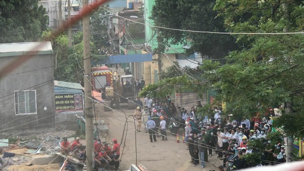 Dân Lộc Hưng bị chính quyền phá nhà ngay trước Tết. Dân Lộc Hưng bị chính quyền phá nhà ngay trước Tết.