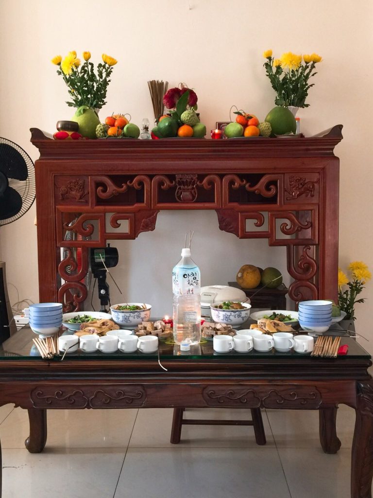 Thưa ba mẹ, con mới về!