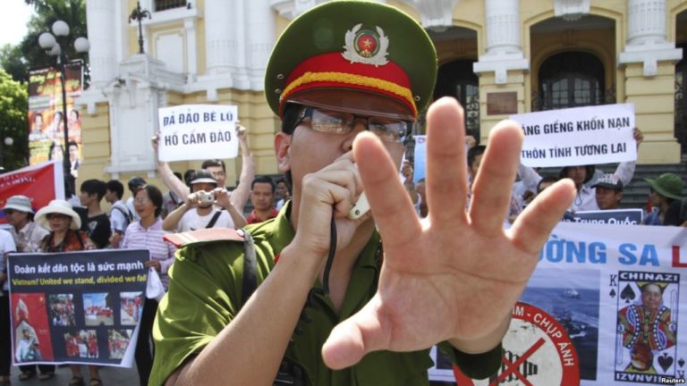 Dân chủ, hòa giải và tương lai