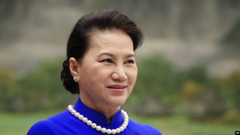 Cái gì ‘bảo mật’, cái đó sinh chuyện