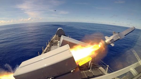 Trung Quốc khoe DF-41, Mỹ cho thử tên lửa lướt biển ở Guam