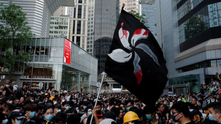 Hong Kong hôm nay đã trở thành ngọn đuốc soi rọi cho phần tối tăm còn lại của loài người.