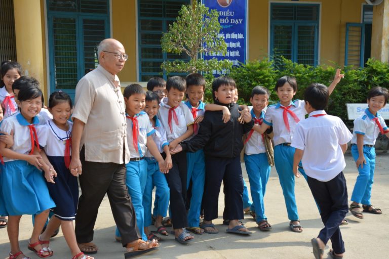 HOÀI NIỆM VỀ THƯỞ ẤU THƠ HOÀI NIỆM VỀ THƯỞ ẤU THƠ