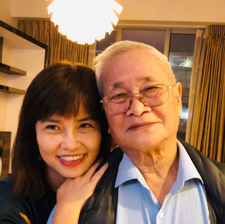Con gái bố yêu bố lắm!
