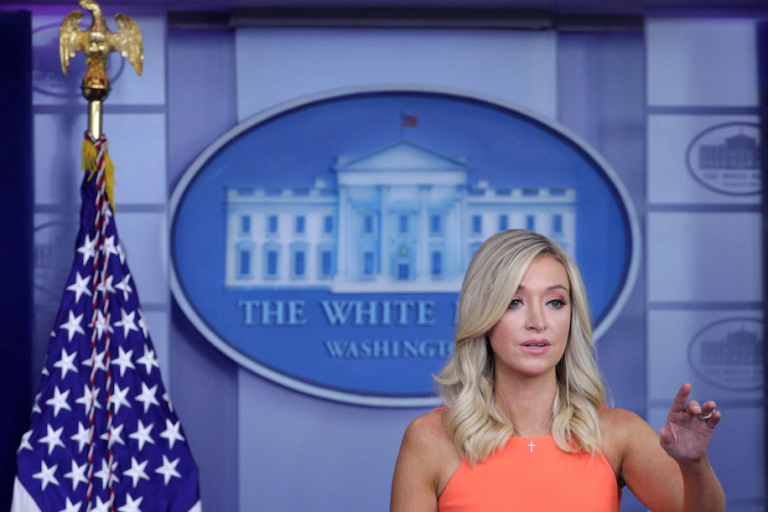 Chính quyền Trump: dịch đã được kiểm soát; dịch tái bùng phát phía Nam và Tây nước Mỹ