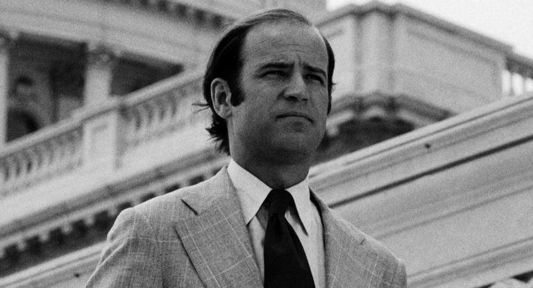 Không, Joe Biden và Đảng Dân chủ đã không chống người Việt tị nạn đặt chân đến Mỹ năm 1975.