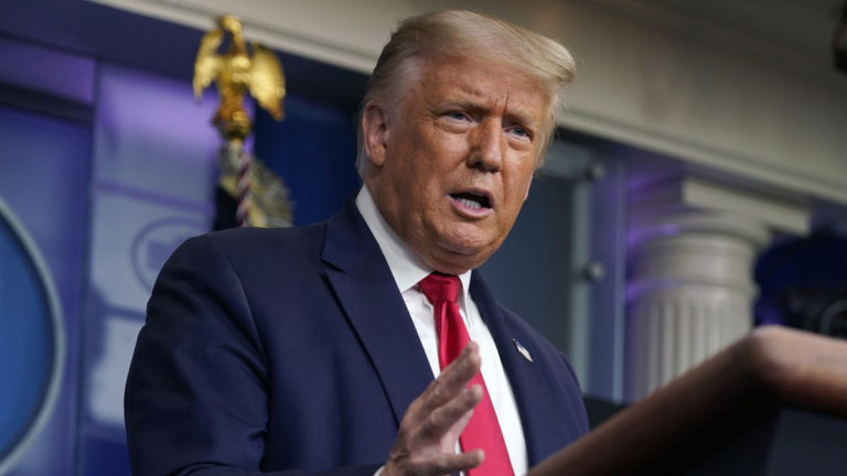 Ông Trump bị chị gái bóc phốt, Nhà Trắng nói gì?