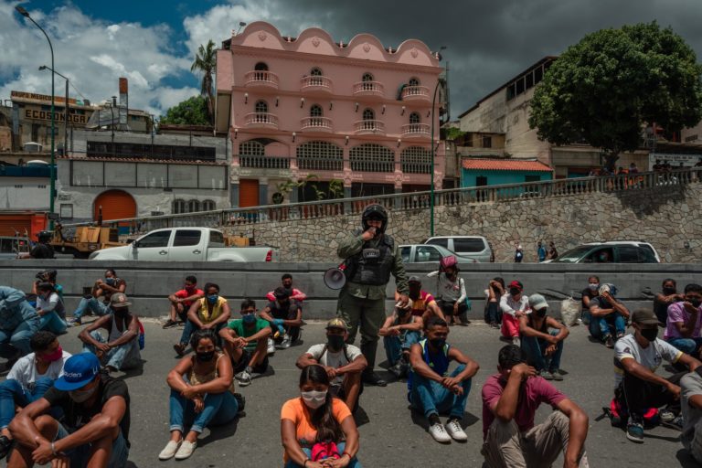 Chống dịch kiểu Venezuela.