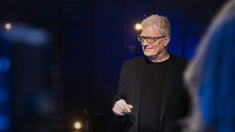 Nhà giáo dục Ken Robinson và sự nghiệp định nghĩa lại “trí thông minh”