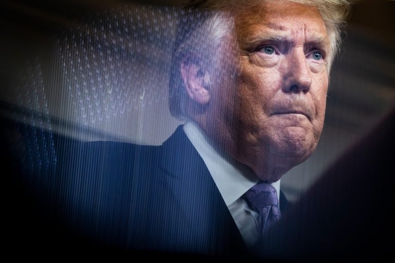 Trump biết rõ coronavirus nguy hiểm hơn cúm mùa nhưng vẫn cố ý phát tán nhận định sai lệch