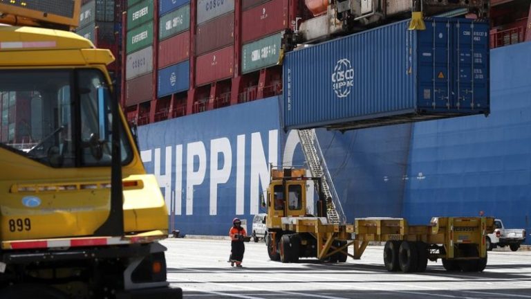 WTO nói Mỹ đánh thuế hàng TQ là vi phạm luật thương mại toàn cầu WTO nói Mỹ đánh thuế hàng TQ là vi phạm luật thương mại toàn cầu
